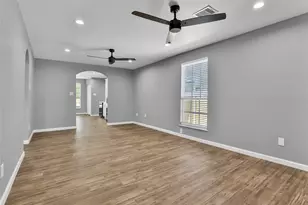 601 E 38th St, Houston, TX 77022 - Photo 3