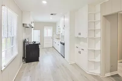 1106 12th 1/2 Street N, Texas City, TX 77590 - Photo 3