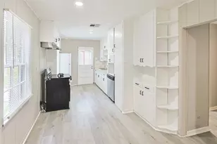 1106 12th 1/2 Street N, Texas City, TX 77590 - Photo 3