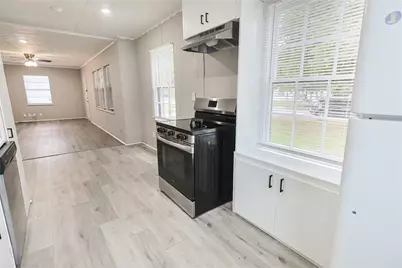 1106 12th 1/2 Street N, Texas City, TX 77590 - Photo 5