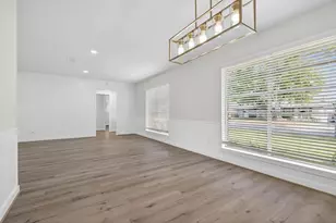 202 Oak Hollow St, Conroe, TX 77301 - Photo 11