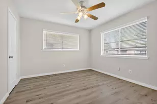 202 Oak Hollow St, Conroe, TX 77301 - Photo 23