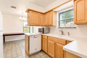 11011 Caribbean Ln, Houston, TX 77089 - Photo 7