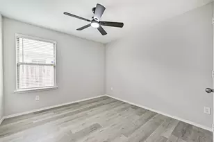 3930 Hawaiian Ct, Baytown, TX 77521 - Photo 19