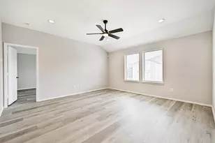 3930 Hawaiian Ct, Baytown, TX 77521 - Photo 5