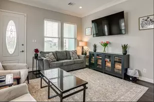 1013 10th St, Galveston, TX 77550 - Photo 5