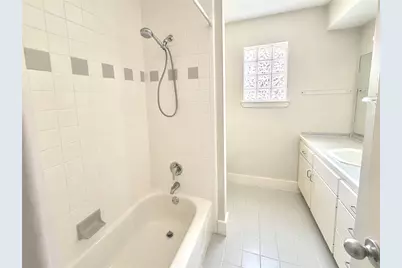 6418 Ferris Drive #3, Houston, TX 77081 - Photo 9