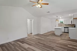 512 Vickers Ave, San Antonio, TX 78211 - Photo 5