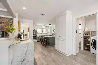2030 Willowmoss Court, Houston, TX 77008 - Photo 15