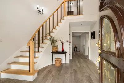 2030 Willowmoss Court, Houston, TX 77008 - Photo 9