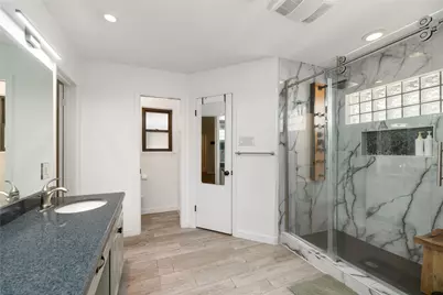 2030 Willowmoss Court, Houston, TX 77008 - Photo 27