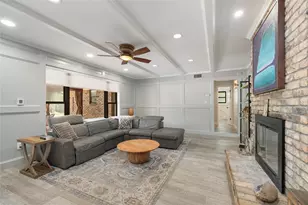 2030 Willowmoss Ct, Houston, TX 77008 - Photo 13