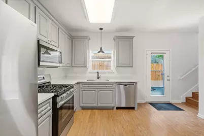 218 Plaza Del Sol Park, Houston, TX 77020 - Photo 7