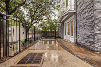916 Yale Street #D, Houston, TX 77008 - Photo 31