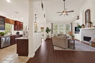 11 Antico Court, The Woodlands, TX 77382 - Photo 5