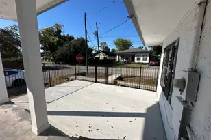 1912 Gentry St, Houston, TX 77009 - Photo 5