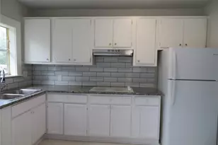 1111 N Thompson St, Conroe, TX 77301 - Photo 13