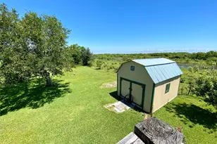 1228 Bahama Ln, Port Bolivar, TX 77650 - Photo 3