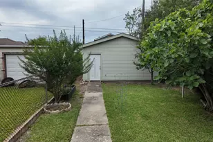 5507 Ave P, Galveston, TX 77551 - Photo 13