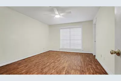 1011 Birnham Woods Boulevard, Pasadena, TX 77503 - Photo 9