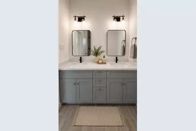 8445 Furray A/B Road, Houston, TX 77028 - Photo 7