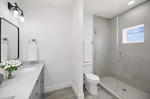 8445 Furray A/B Rd, Houston, TX 77028 - Photo 17