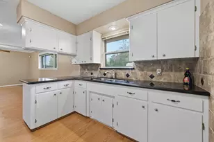 2803 Newcastle Dr, Baytown, TX 77521 - Photo 9