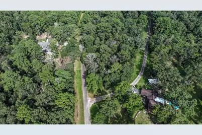 1 Cherry Laurel Ln, New Caney, TX 77357 - Photo 3