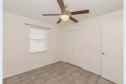 135 W Barkley Street, Sour Lake, TX 77659 - Photo 23