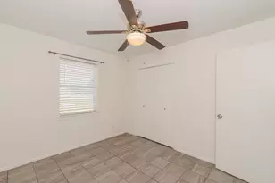 135 W Barkley St, Sour Lake, TX 77659 - Photo 23
