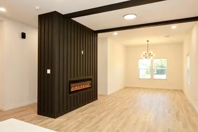 103 E Lobit Avenue, Baytown, TX 77520 - Photo 5