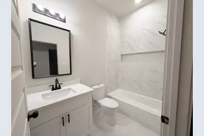 103 E Lobit Avenue, Baytown, TX 77520 - Photo 9