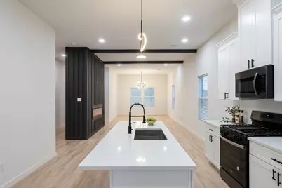 103 E Lobit Avenue, Baytown, TX 77520 - Photo 3