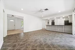 5422 Spellman Rd, Houston, TX 77096 - Photo 3