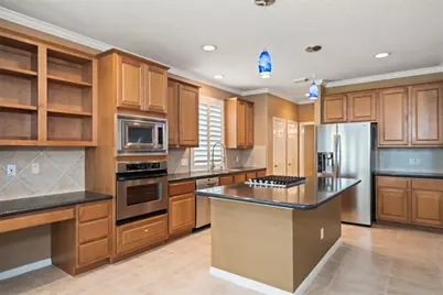 10 Dove Trace Circle, The Woodlands, TX 77382 - Photo 5
