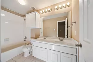 10 Dove Trace Cir, The Woodlands, TX 77382 - Photo 13