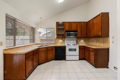 7410 Seton Lake Drive, Houston, TX 77086 - Photo 11