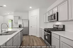 109 Rising Cedar Ln, Hockley, TX 77447 - Photo 3