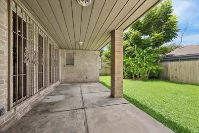 7618 Bankside Drive, Houston, TX 77071 - Photo 5