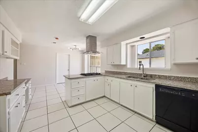 7618 Bankside Drive, Houston, TX 77071 - Photo 3