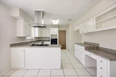7618 Bankside Drive, Houston, TX 77071 - Photo 9