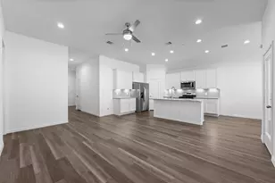 544 Newcomb Holw Dr, Conroe, TX 77304 - Photo 5