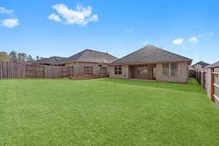 544 Newcomb Holw Dr, Conroe, TX 77304 - Photo 27