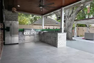 9726 New Kent Dr, Sugar Land, TX 77498 - Photo 27