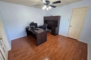 9726 New Kent Dr, Sugar Land, TX 77498 - Photo 15
