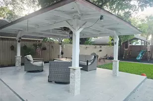 9726 New Kent Dr, Sugar Land, TX 77498 - Photo 25