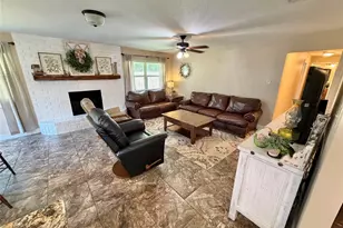 6214 1st St, Danbury, TX 77534 - Photo 5