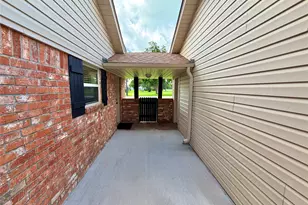 6214 1st St, Danbury, TX 77534 - Photo 27