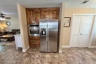 6214 1st St, Danbury, TX 77534 - Photo 11