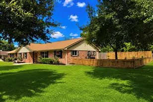 6214 1st St, Danbury, TX 77534 - Photo 31
